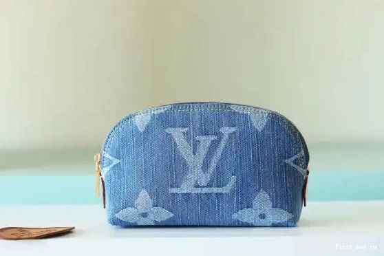 First bag ru Louis Cosmétique PM Pochette Vuitton 0517